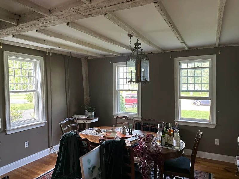 These window leak cold air 